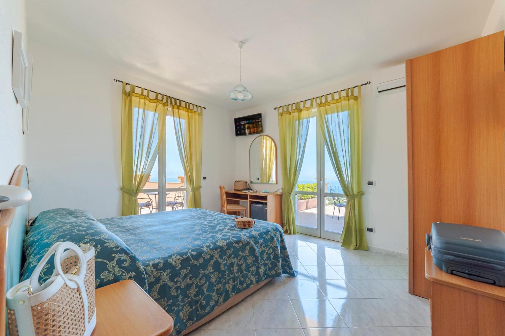 Hotel Poggio Del Sole à Forio di Ischia Extérieur photo